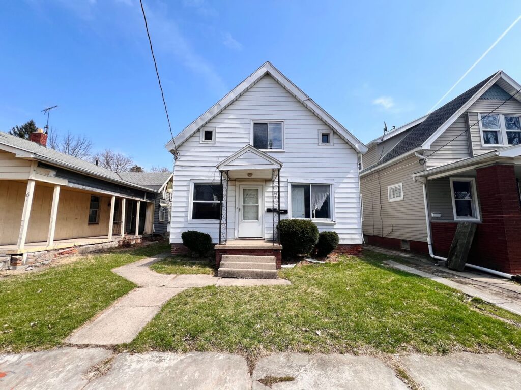 3010 Warsaw St – Upper, Toledo, OH 43608